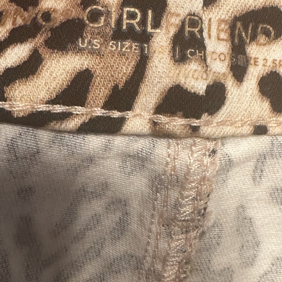 NWT - Chico’s Girlfriend Ankle Cheetah Print jeans - Picture 3 of 5